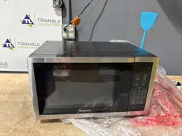 0.9 cu. ft. 900-Watt Countertop… — Photo 3