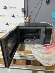 0.9 cu. ft. 900-Watt Countertop… — Photo 4