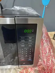 0.9 cu. ft. 900-Watt Countertop… — Photo 5