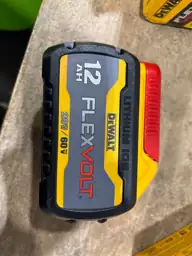DeWalt 20V-60V MAX FLEXVOLT DCB612… — Photo 4
