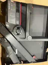 Sole F63 Treadmill — Photo 4