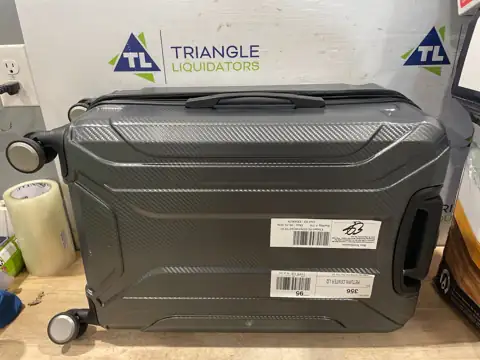 Suitcase — Photo 1