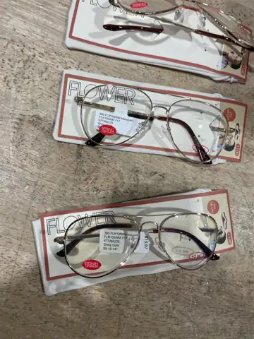 Walmart eyeglasses lot — Photo 1