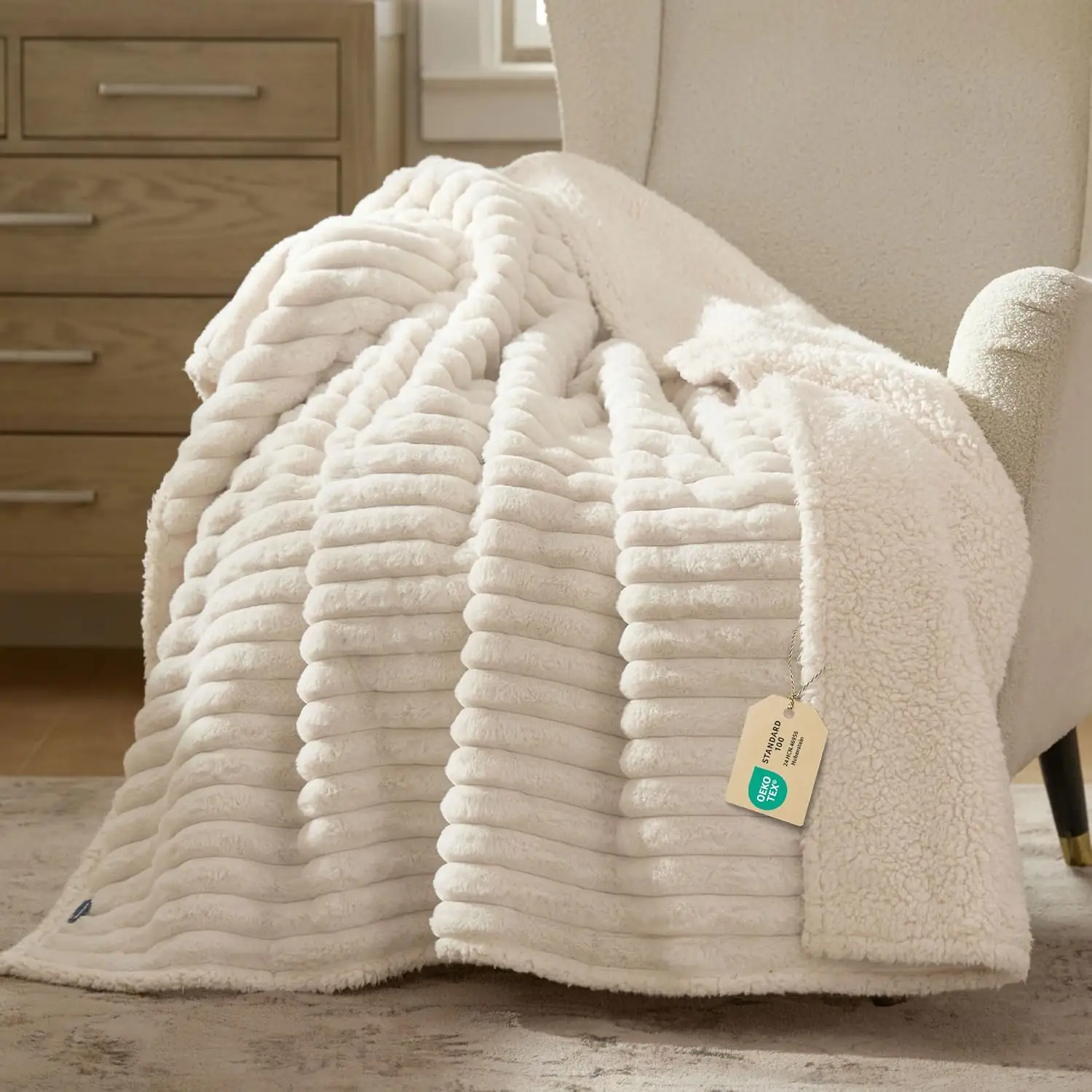 Bedsure ComfyFleece Waterproof Dog Blankets… — Photo 1