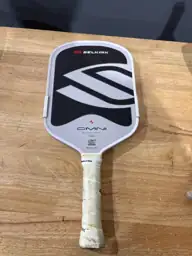 Selkirk pickleball paddle — Photo 2