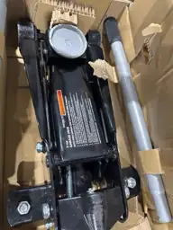 Husky 3-Ton Floor Garage Jack — Photo 3