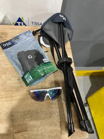 Dicks Soorting Goods Items — Photo 1