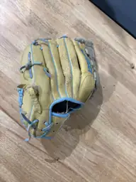 Marucci 11.5inch youth glove — Photo 2