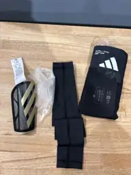 Adidas shin guard — Photo 2