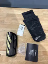 Adidas shin guard — Photo 2