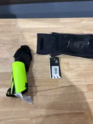 Adidas shin guard — Photo 2