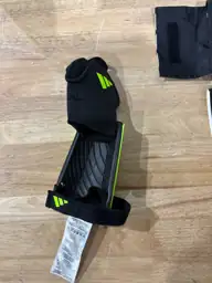 Adidas shin guard — Photo 3