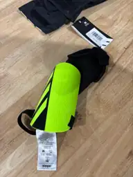 Adidas shin guard — Photo 4