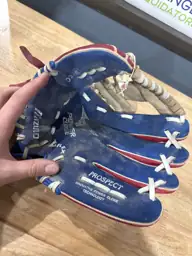 Mizuno youth glove — Photo 4