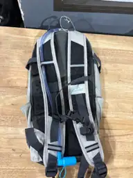 Quest hydration pack — Photo 4