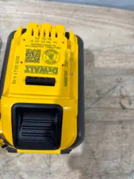 FLEXVOLT 20V/60V MAX Lithium-Ion 9.… — Photo 3