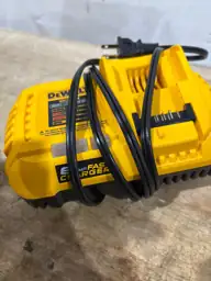 FLEXVOLT 20V/60V MAX Lithium-Ion 9.… — Photo 6
