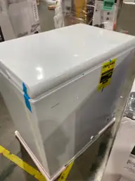 7 cu. ft. Manual Defrost… — Photo 5