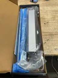 Medium-Duty Aluminum Commercial Door Closer — Photo 4