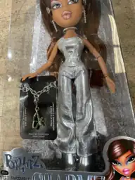 Bratz Charmz Yasmin Fashion Doll… — Photo 4