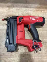 Milwaukee M18 FUEL 18 Ga.… — Photo 4