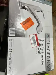 Market Single-Handle Pull-Out Sprayer Kitchen… — Photo 3