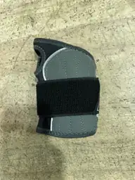 Mueller Hg80 Premium Wrist Brace,… — Photo 4