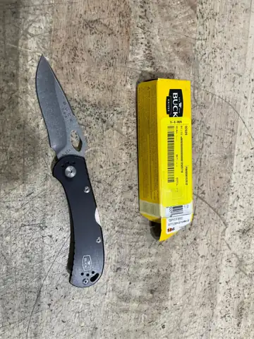 Buck 0722 Spitfire, Black — Photo 1