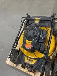 DEWALT 21 in. 150cc Briggs… — Photo 3