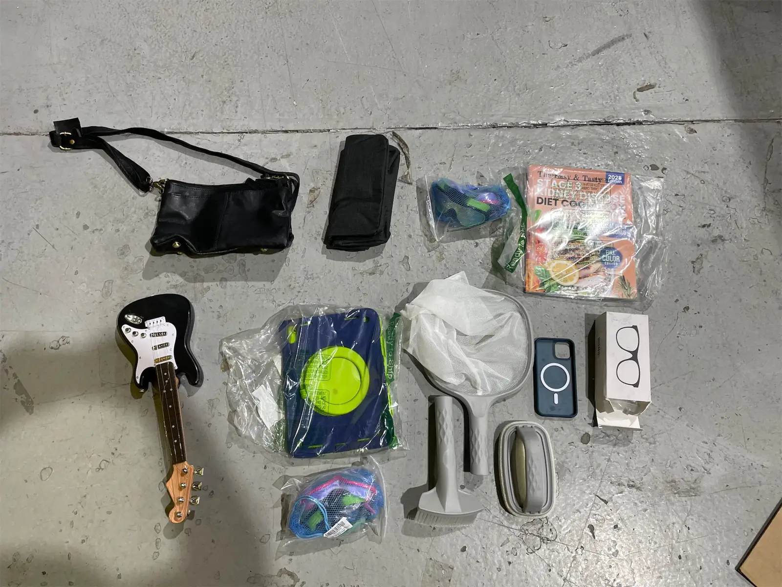 Amazon lot — Photo 1