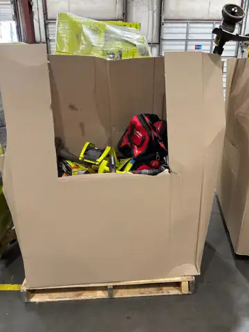 Home Depot tools lot — Photo 1
