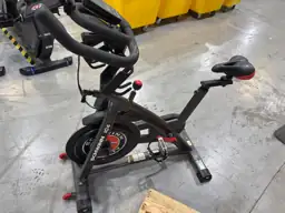 Schwinn ic4 indoor cycling bike — Photo 3