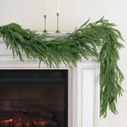 Artificial Norfolk Pine Garland, 2… — Photo 1