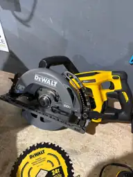 DeWalt 60V MAX 7-1/4 in.… — Photo 7