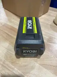 40-Volt Lithium-Ion 4.0 Ah Battery — Photo 3