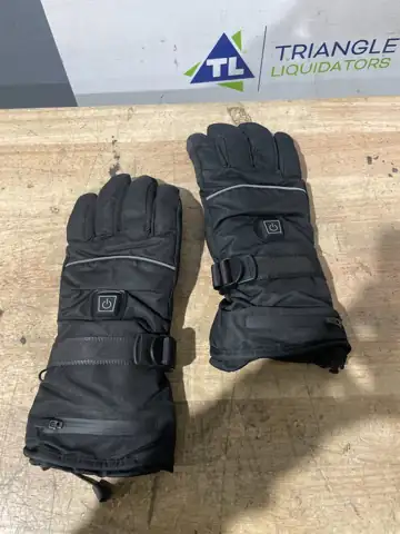 Heated Gloves — Photo 1