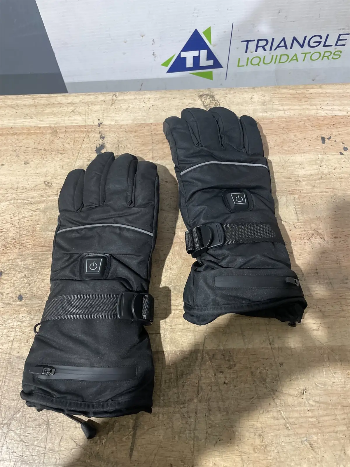Heated Gloves — Photo 1