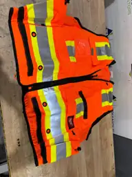 Milwaukee Small/Medium Orange Class-2 Surveyor's… — Photo 6