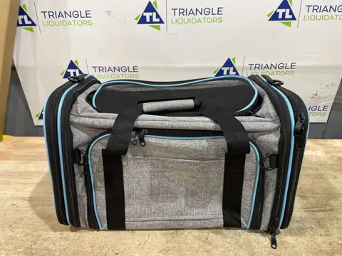 17.5 inch pet carrier — Photo 1