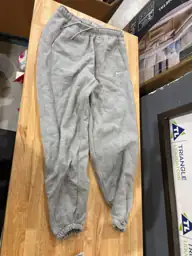 Nike men cuffed sweat pants — Photo 2
