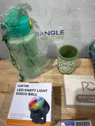 Amazon Lot — Photo 2