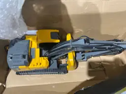 Double E Volvo 1:16 Scale… — Photo 3