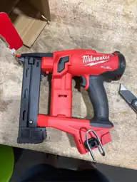 Milwaukee M18 FUEL 18 Ga.… — Photo 4
