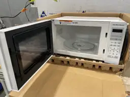 Hamilton Beach Countertop Microwave Oven,… — Photo 4