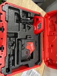 Milwaukee M12 3 beam Self… — Photo 4