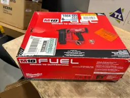 Milwaukee M18 FUEL 18 Ga.… — Photo 3