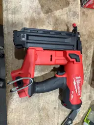 Milwaukee M18 FUEL 18 Ga.… — Photo 4