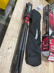 Husky 2200-Lumen Tripod — Photo 4