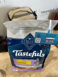 Blue Buffalo Tastefuls Natural Kitten… — Photo 3