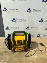 DEWALT 2000-Peak Amp Portable Jump… — Photo 3
